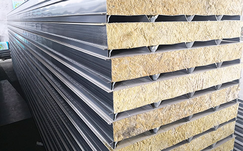 彩鋼巖棉夾芯板建筑應(yīng)用優(yōu)點多！