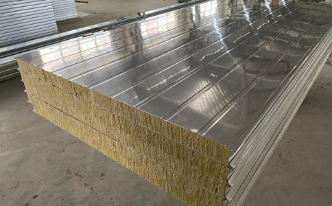 巖棉夾芯板的該怎樣存放？有哪些注意事項(xiàng)？