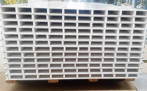 凈化板、巖棉夾芯板、潔凈板、機(jī)制凈化板：建筑材料行業(yè)的四大趨勢(shì)與未來(lái)發(fā)展