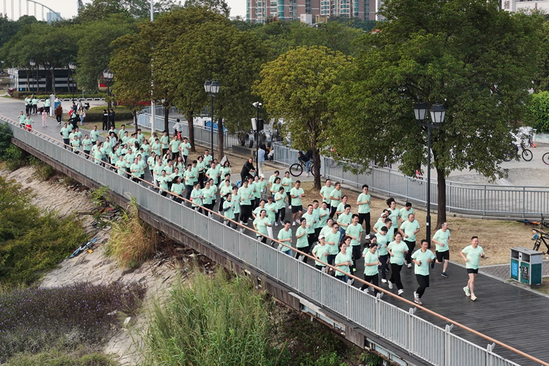 英諾加速度丨2025 福州英諾電子科技郵箱公司燃冬樂跑活動